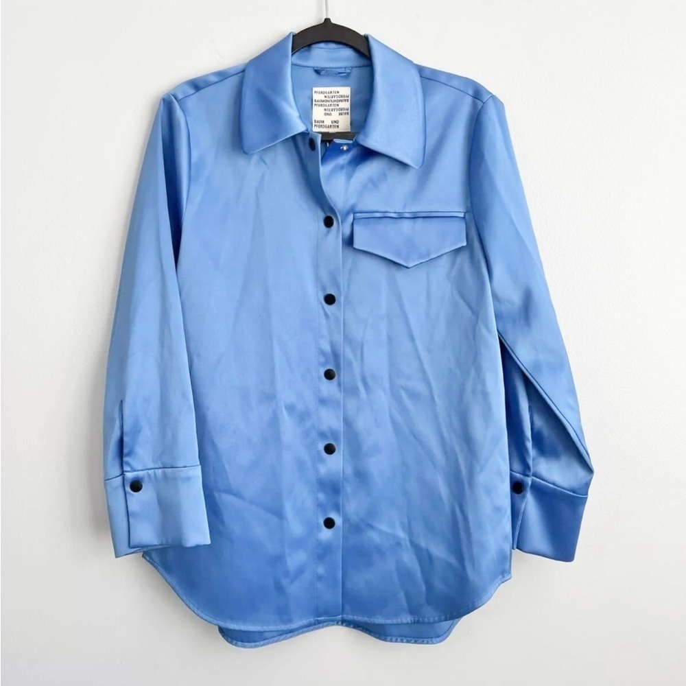 NWOT Baum Und Pferdgarten Size L • Blue Berly Snap Button Silky Jacket Top. - Picture 2 of 6